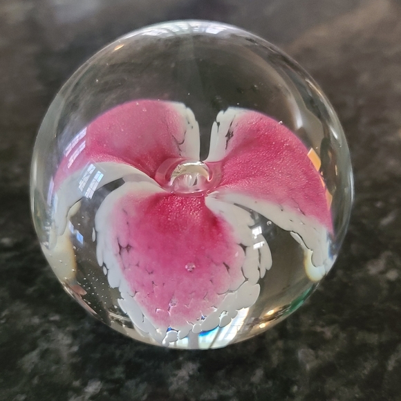 Vintage Floral Art Globe Paperweights Set of 3 - Picture 4 of 13